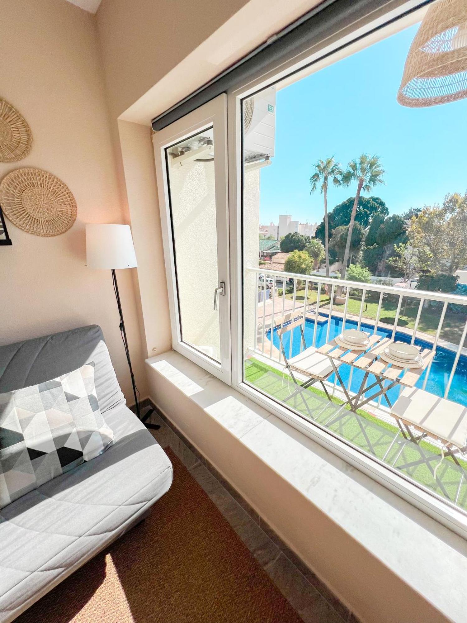 Cozy & Sunny Carihuela Park Daire Torremolinos Dış mekan fotoğraf